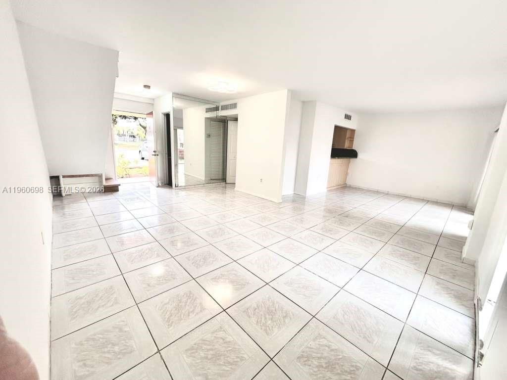 8775 Park Blvd, Unit 112, Miami, FL 33172 Photo