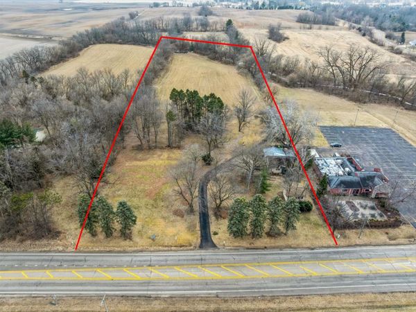 131 Oak Knoll Drive, Hampshire, IL 60140