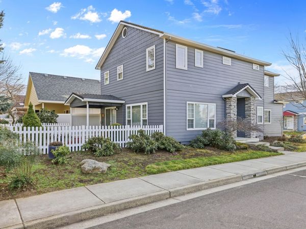 369 Meadow Drive, Ashland, OR 97520