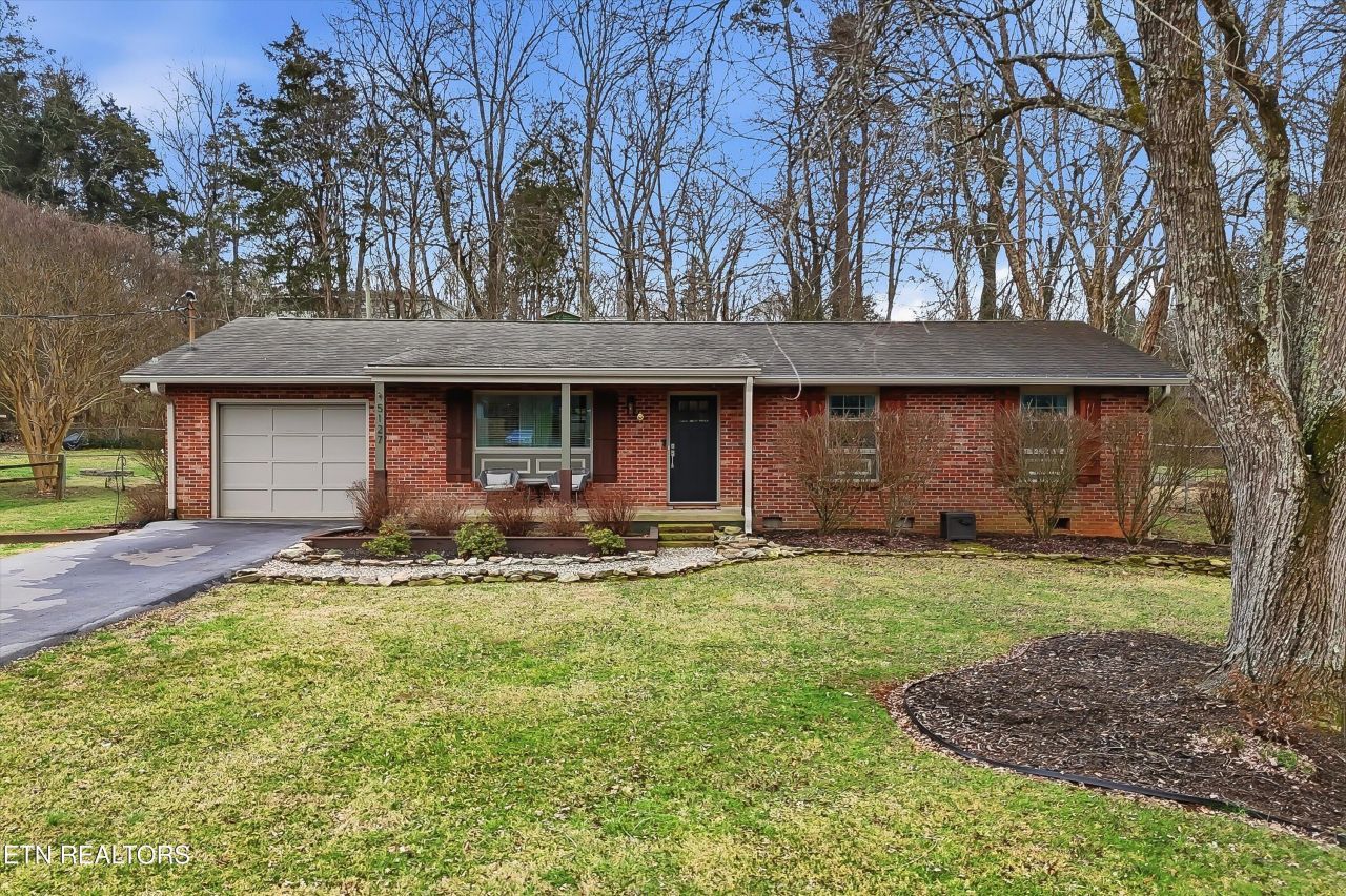 5127 Rebecca Lane, Knoxville, TN 37920 Main Photo