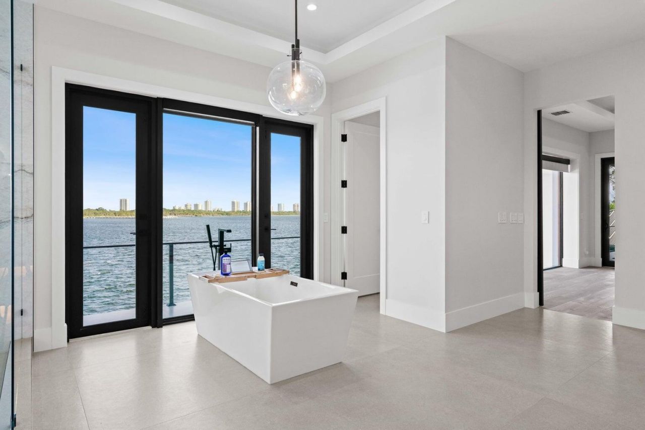 712 Lakeside Circle, North Palm Beach, FL 33408 Photo