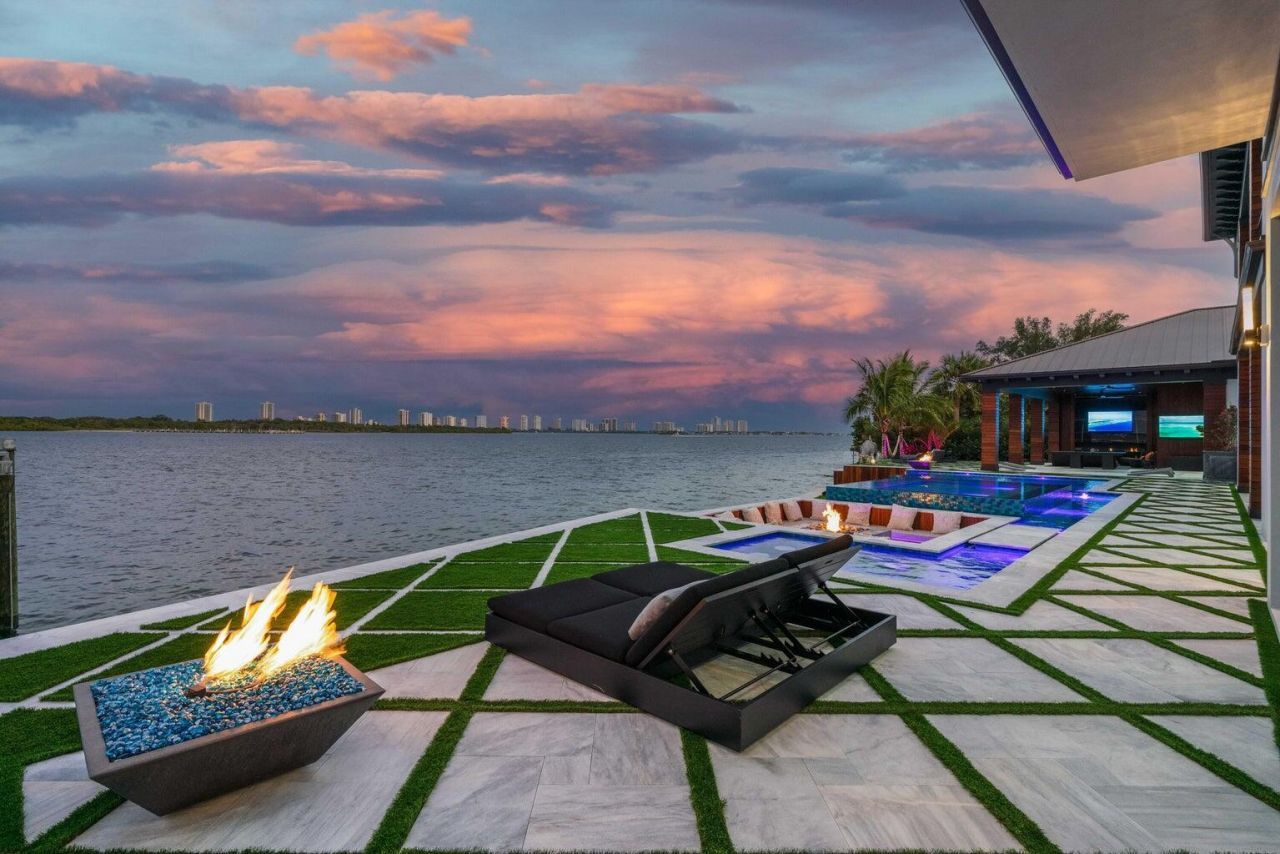 712 Lakeside Circle, North Palm Beach, FL 33408 Photo