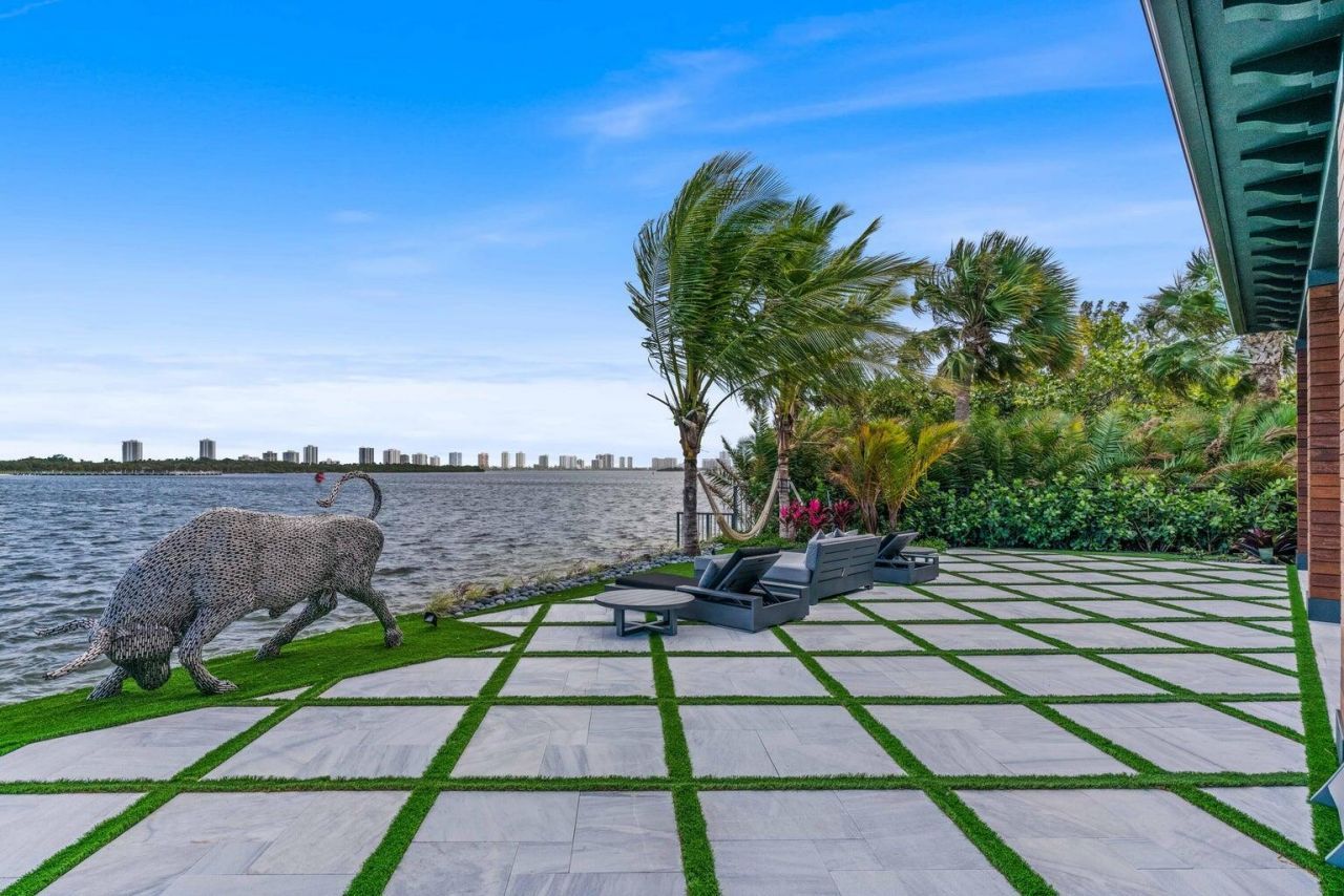 712 Lakeside Circle, North Palm Beach, FL 33408 Photo