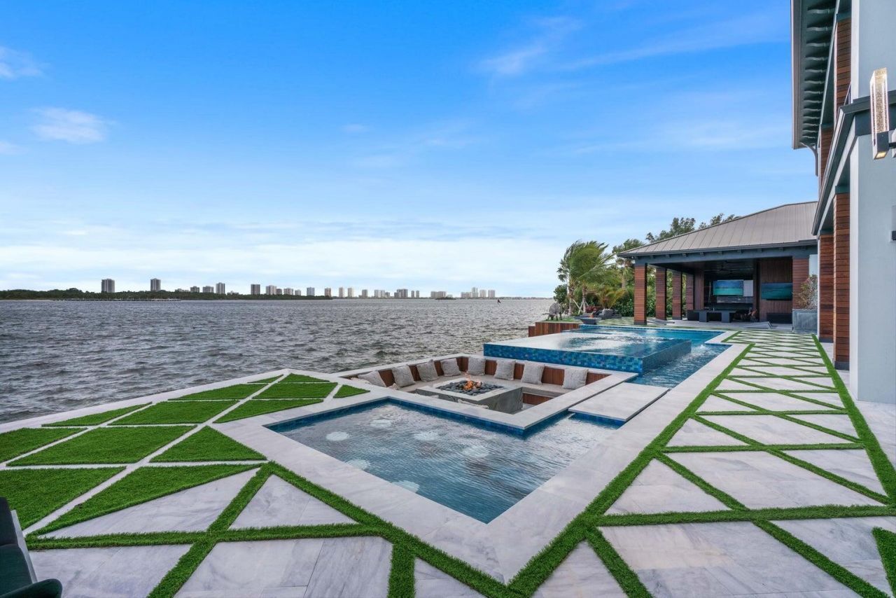 712 Lakeside Circle, North Palm Beach, FL 33408 Photo