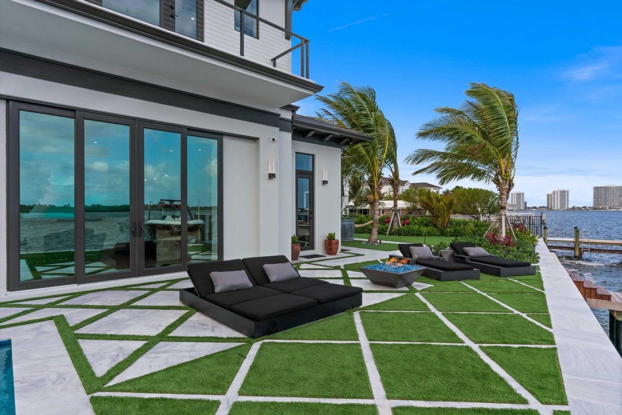 712 Lakeside Circle, North Palm Beach, FL 33408 Photo