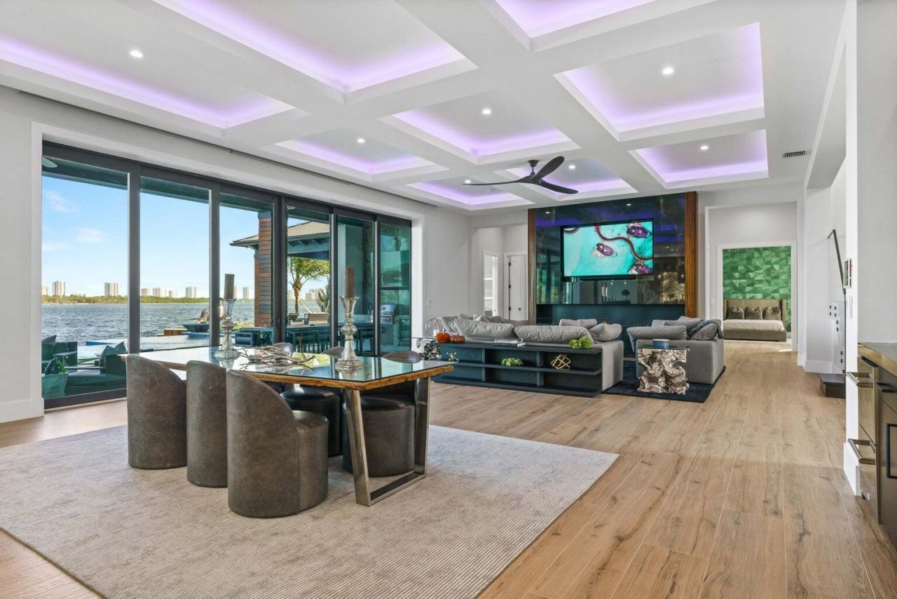 712 Lakeside Circle, North Palm Beach, FL 33408 Photo