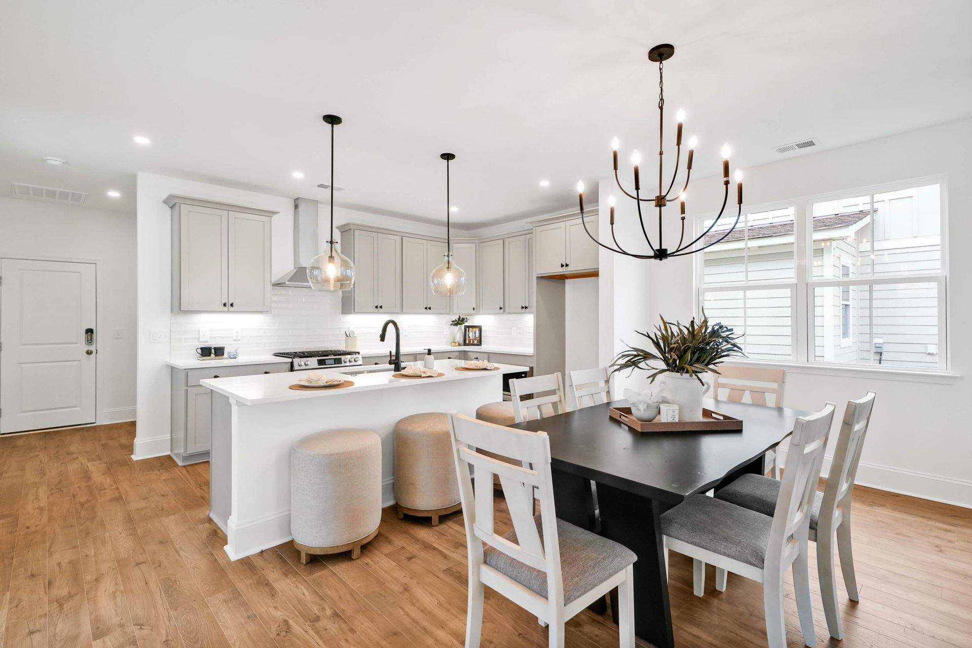 807 Gentle Breeze Drive Photo 12