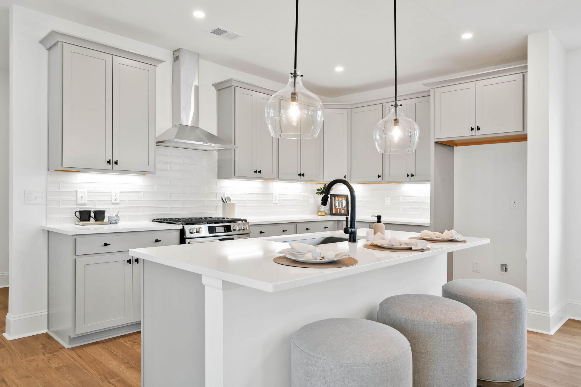 807 Gentle Breeze Drive Photo 14