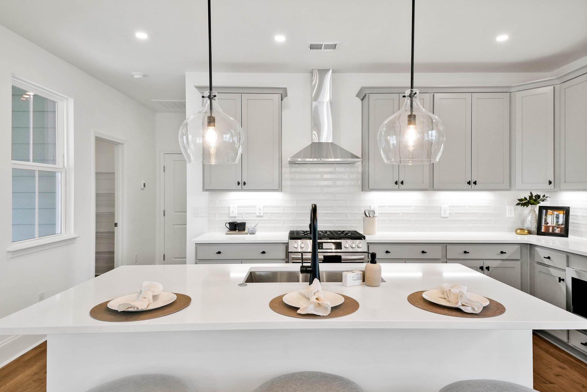 807 Gentle Breeze Drive Photo 16