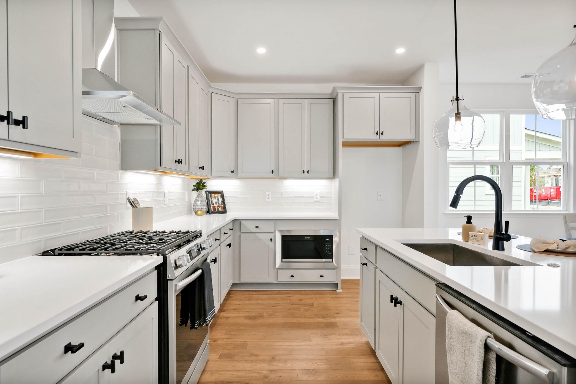 807 Gentle Breeze Drive Photo 17