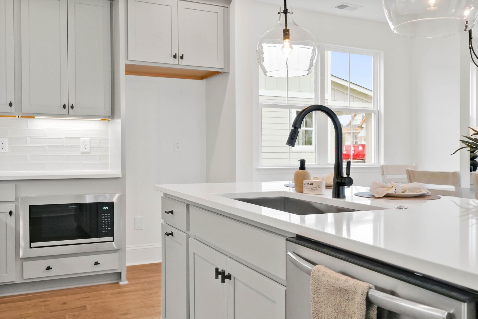 807 Gentle Breeze Drive Photo 18