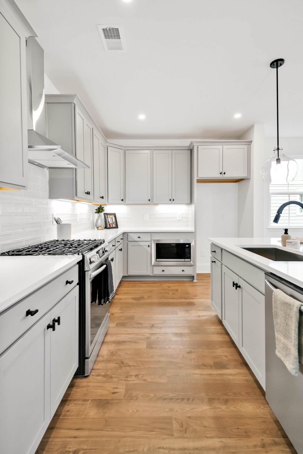 807 Gentle Breeze Drive Photo 45