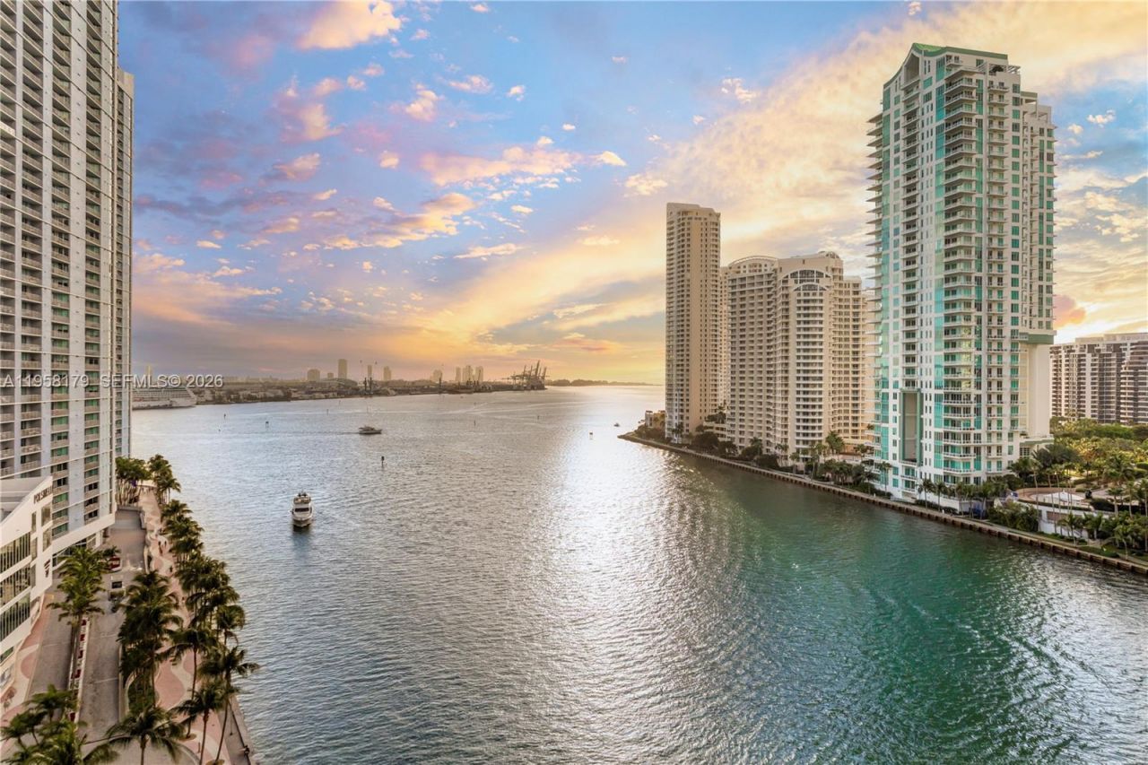 300 Biscayne Boulevard Way, Unit 1101, Miami, FL 33131 Photo