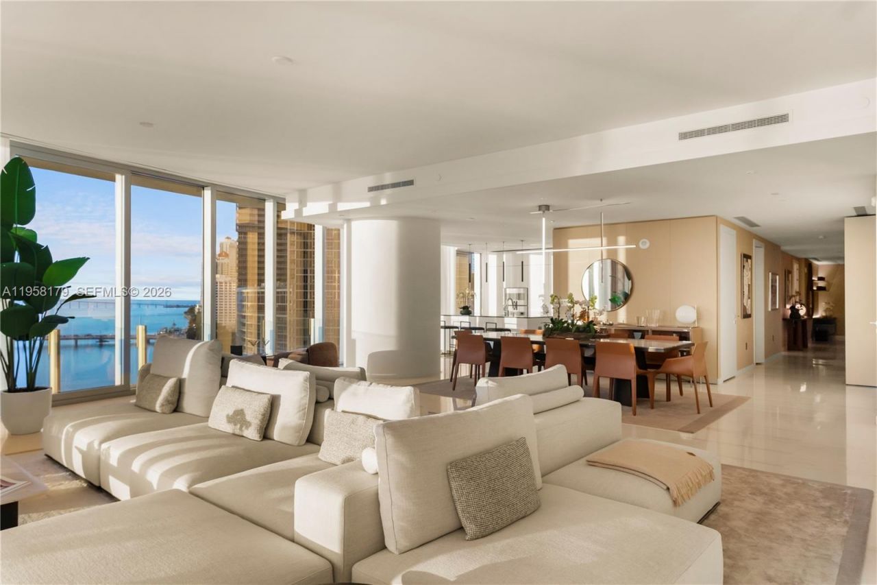 300 Biscayne Boulevard Way, Unit 1101, Miami, FL 33131 Photo