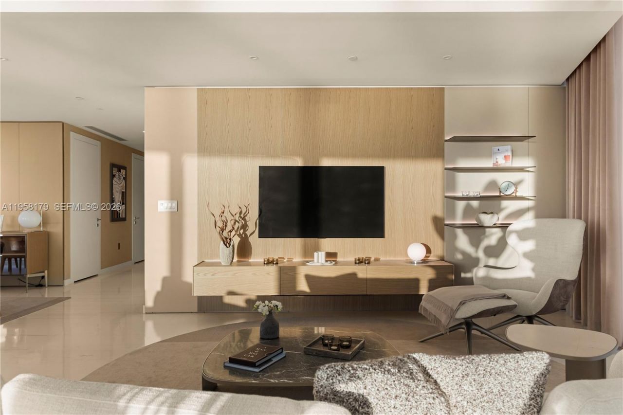 300 Biscayne Boulevard Way, Unit 1101, Miami, FL 33131 Photo