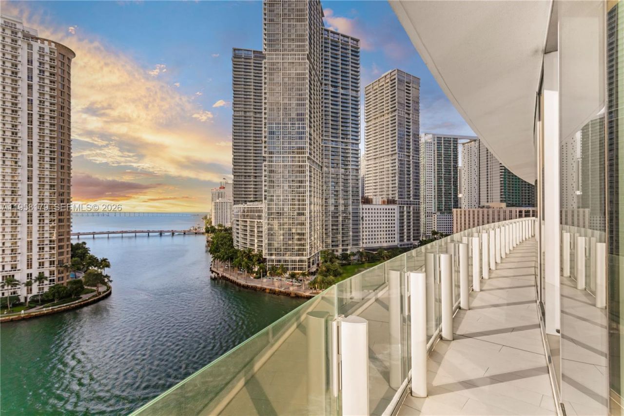 300 Biscayne Boulevard Way, Unit 1101, Miami, FL 33131 Photo