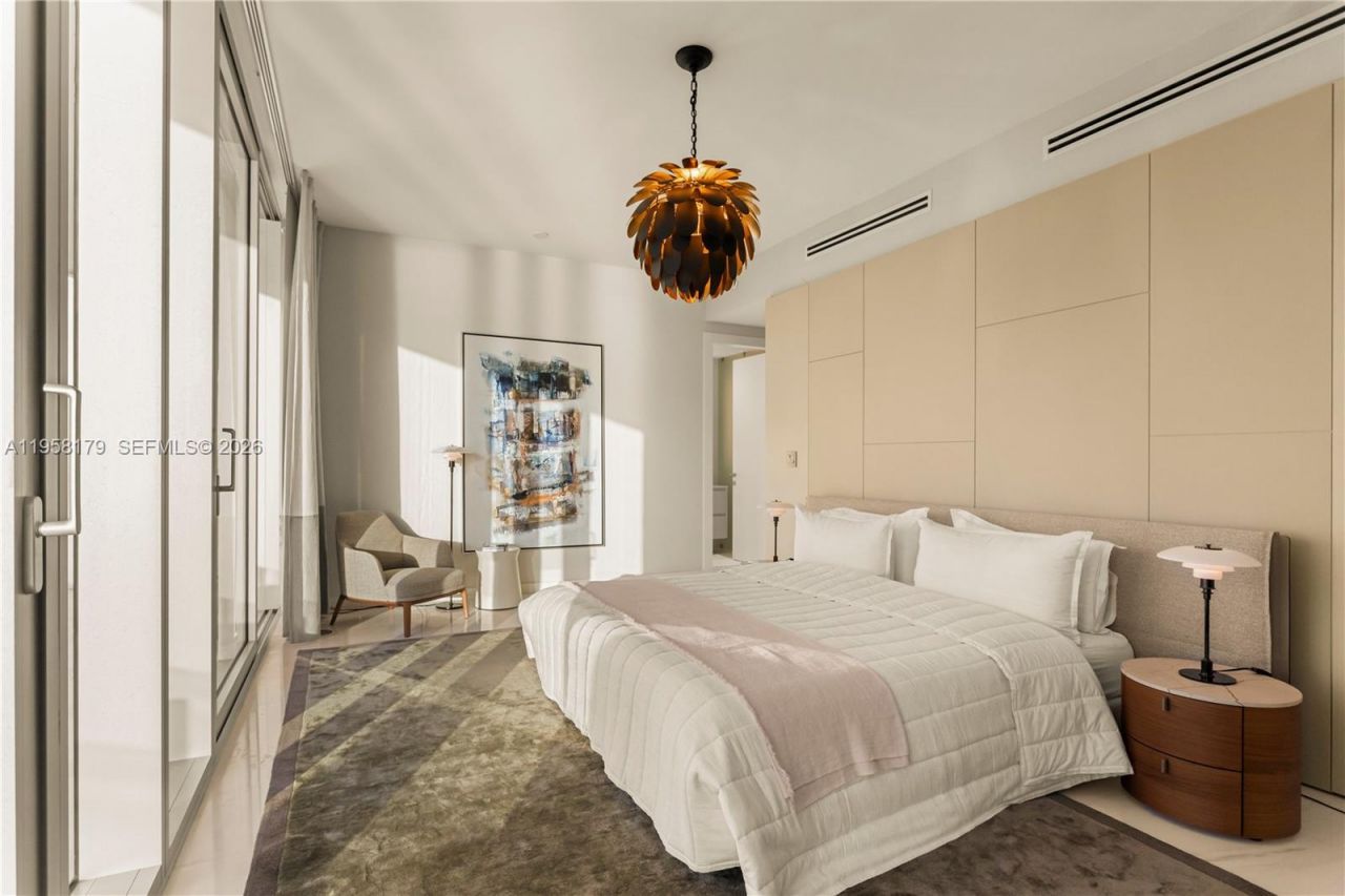 300 Biscayne Boulevard Way, Unit 1101, Miami, FL 33131 Photo