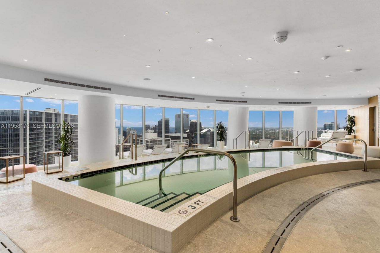 300 Biscayne Boulevard Way, Unit 1101, Miami, FL 33131 Photo