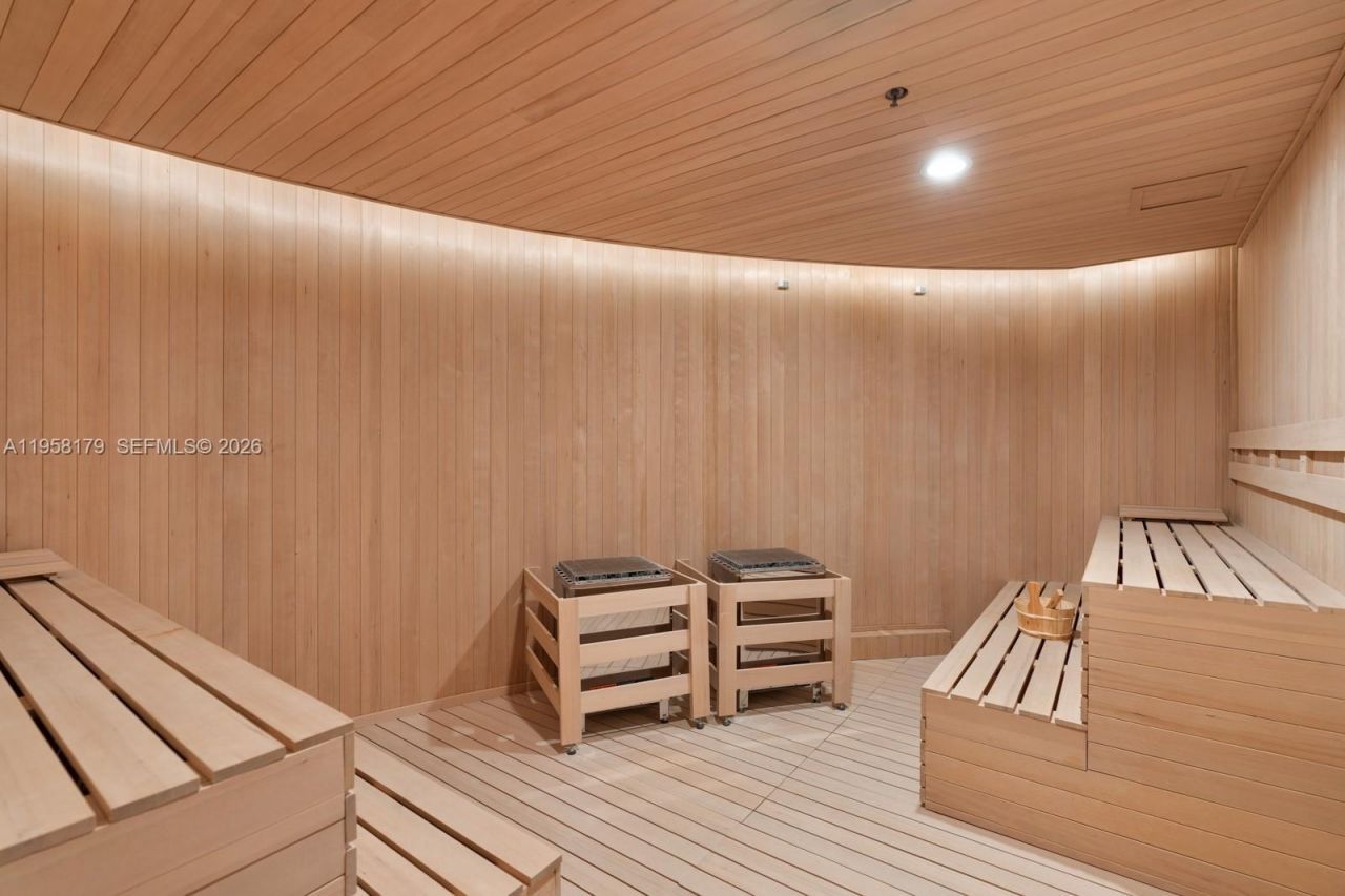 300 Biscayne Boulevard Way, Unit 1101, Miami, FL 33131 Photo