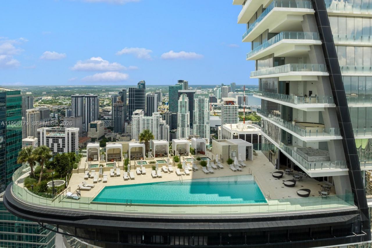 300 Biscayne Boulevard Way, Unit 1101, Miami, FL 33131 Photo