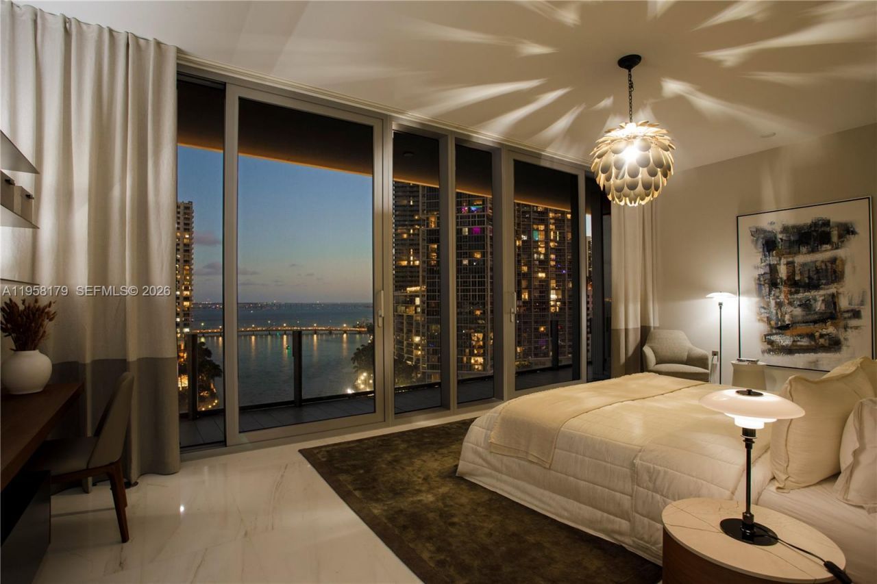 300 Biscayne Boulevard Way, Unit 1101, Miami, FL 33131 Photo