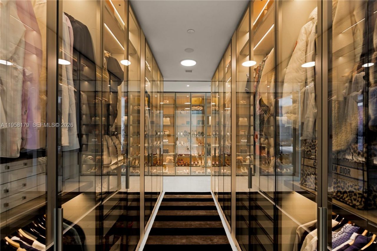 300 Biscayne Boulevard Way, Unit 1101, Miami, FL 33131 Photo