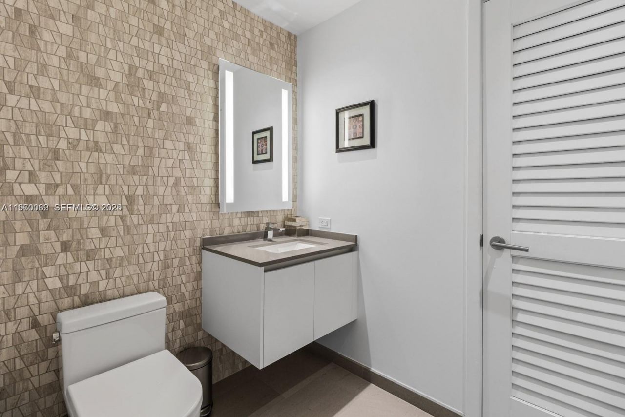 88 SW 7th St, Unit 3909, Miami, FL 33130 Photo