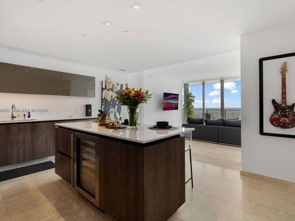 88 SW 7th St, Unit 3410, Miami, FL 33130