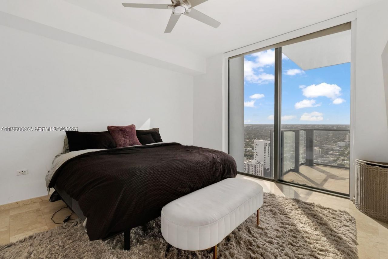 88 SW 7th St, Unit 3410, Miami, FL 33130 Photo