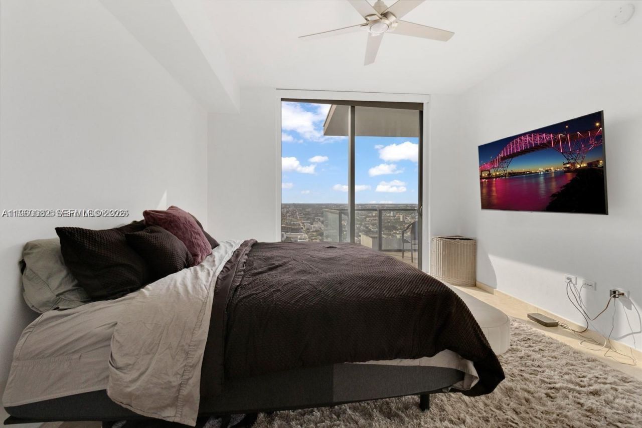 88 SW 7th St, Unit 3410, Miami, FL 33130 Photo