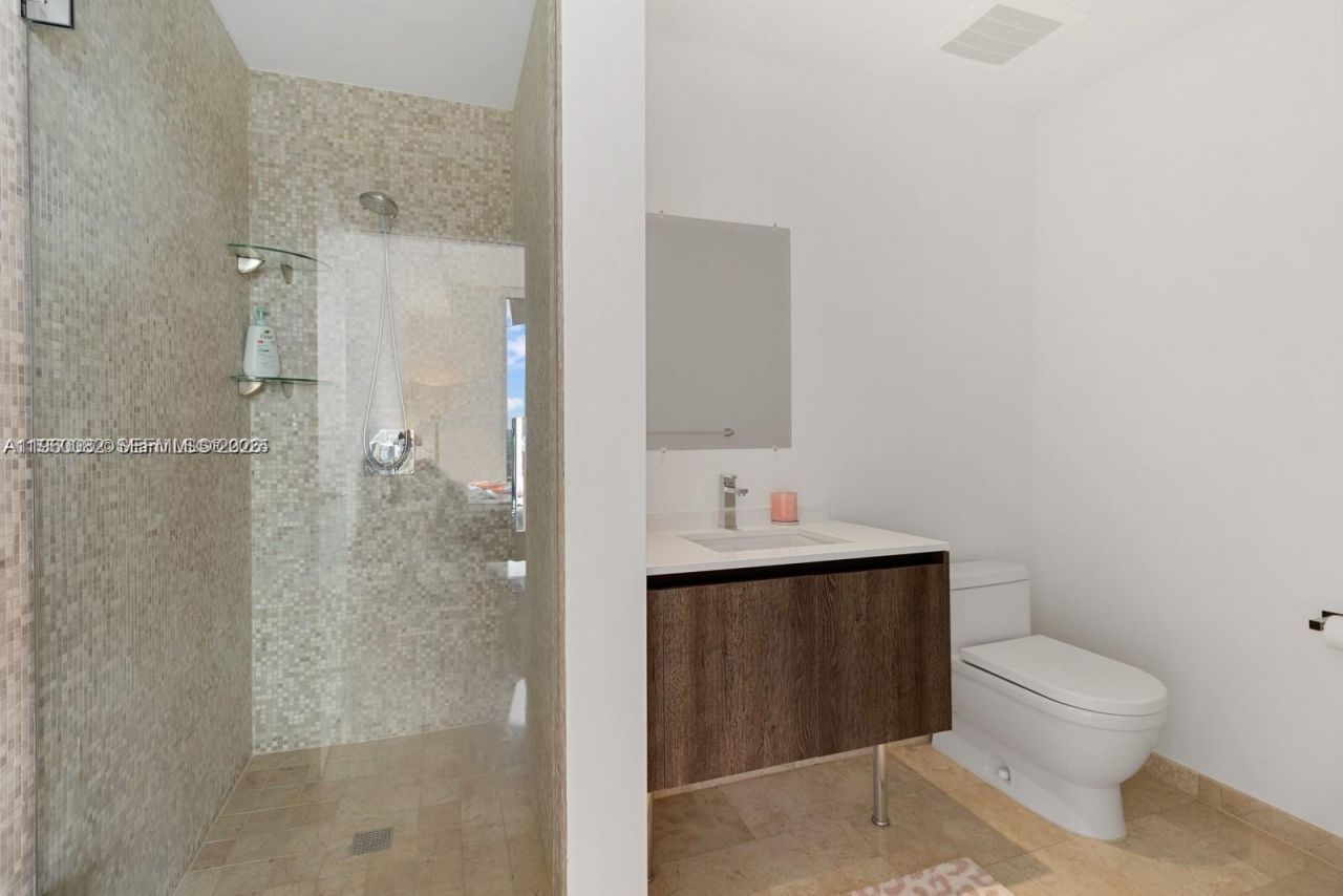 88 SW 7th St, Unit 3410, Miami, FL 33130 Photo