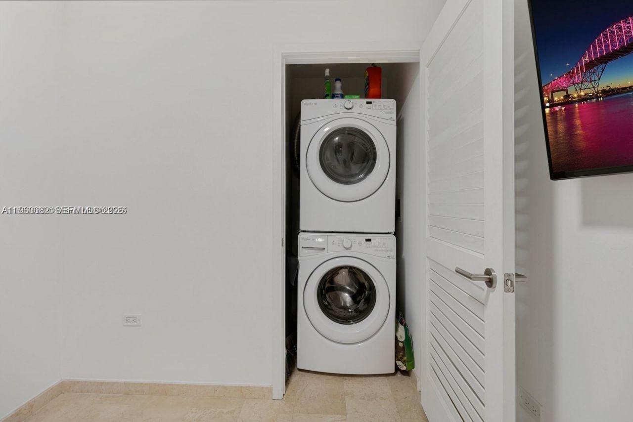 88 SW 7th St, Unit 3410, Miami, FL 33130 Photo