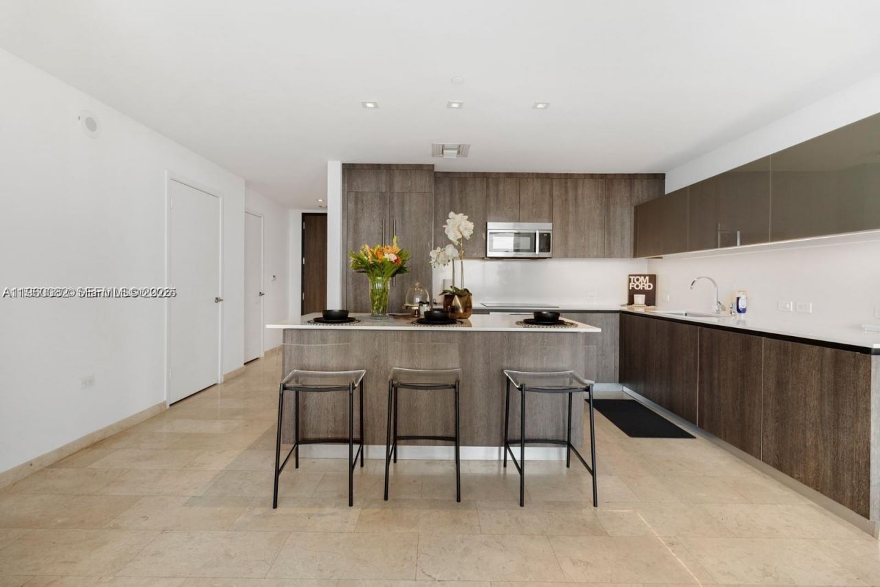 88 SW 7th St, Unit 3410, Miami, FL 33130 Photo