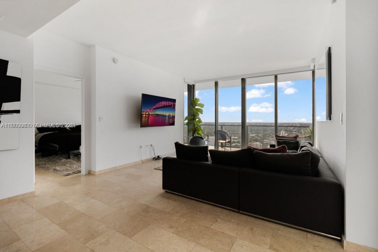 88 SW 7th St, Unit 3410, Miami, FL 33130 Photo