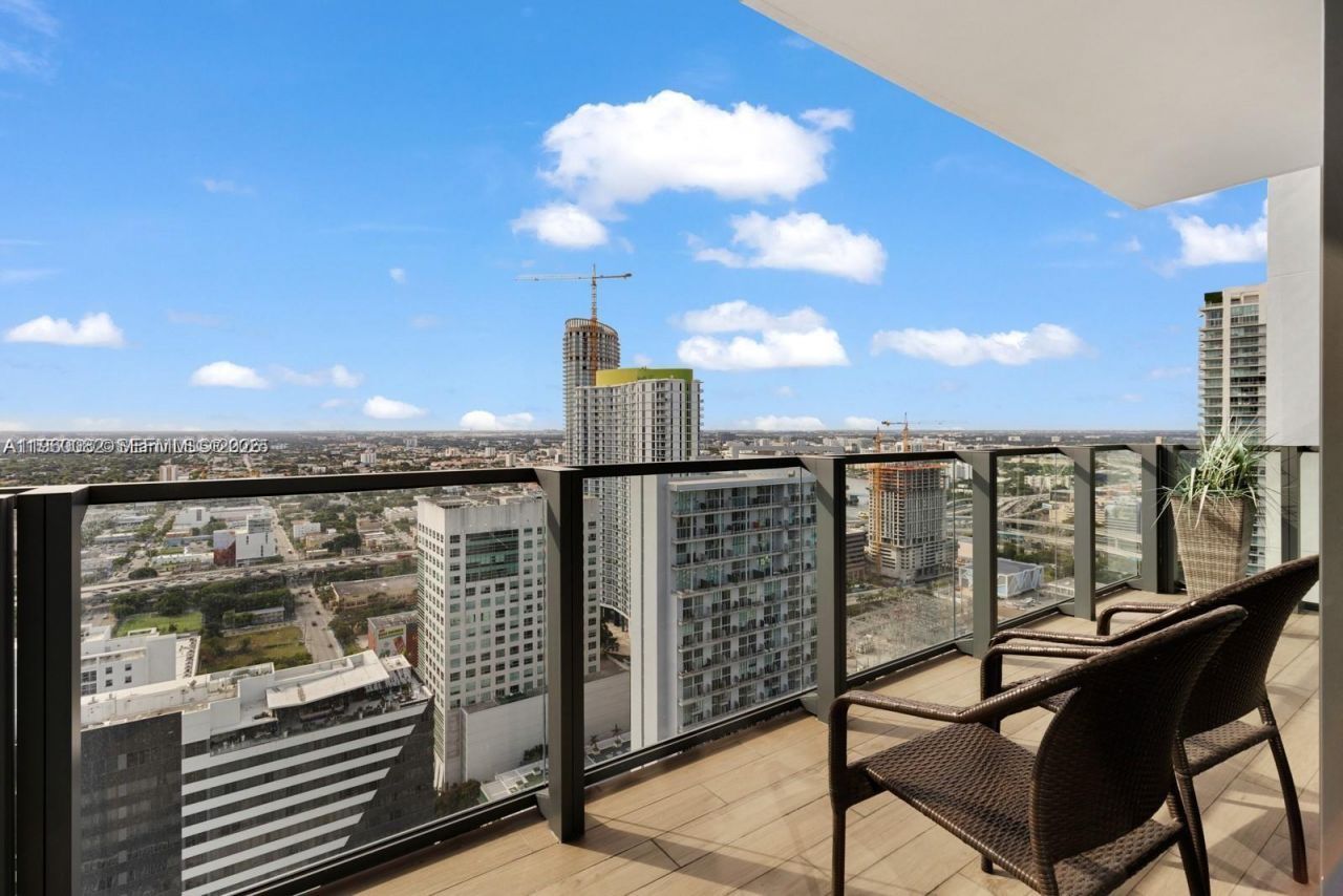 88 SW 7th St, Unit 3410, Miami, FL 33130 Photo