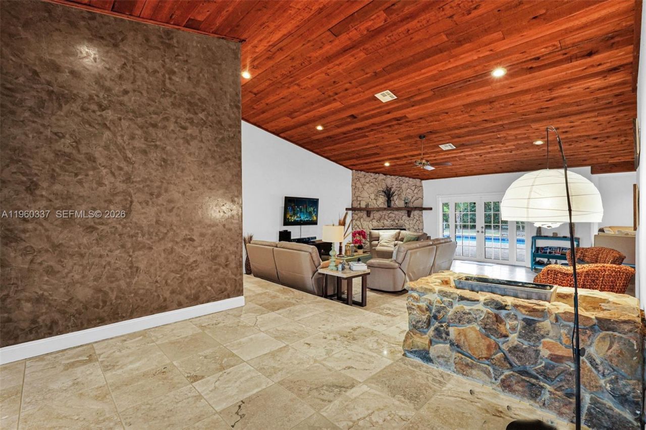 5021 SW 168th Ave, Southwest Ranches, FL 33331 Photo