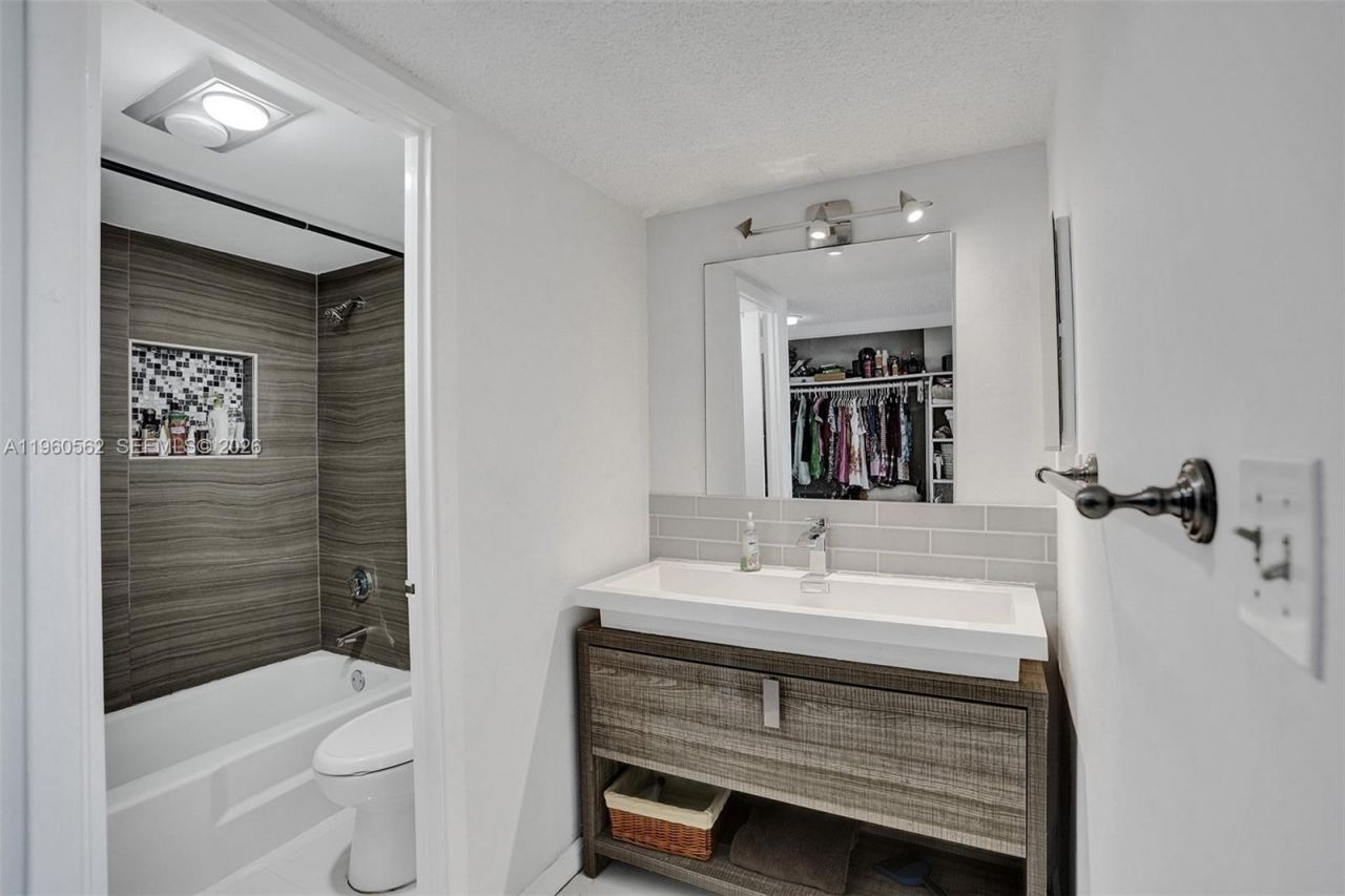 11111 Biscayne Blvd, Unit 1225, Miami, FL 33181 Photo