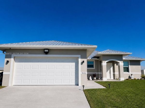 9042 E Broad Circle, La Belle, FL 33935