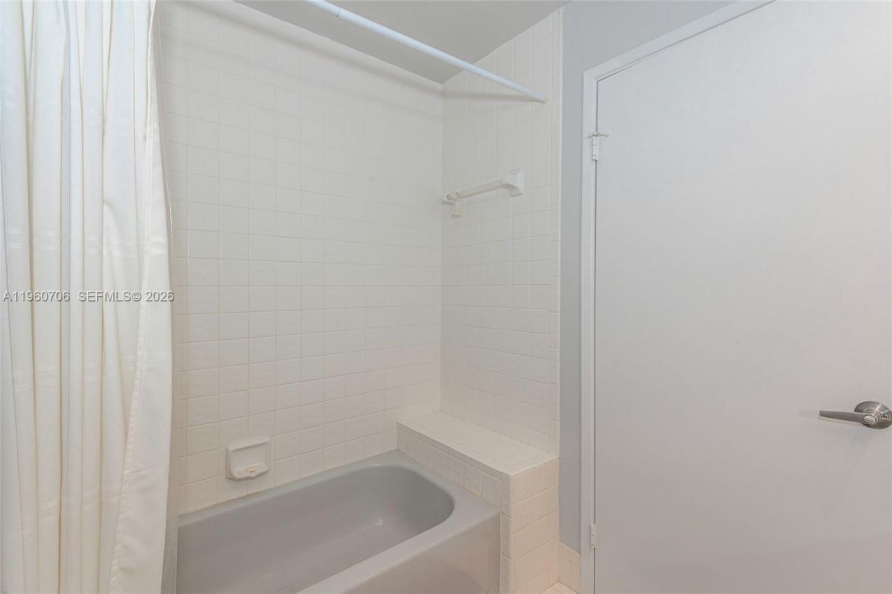 240 Captains Walk, Unit 5110, Delray Beach, FL 33483 Photo