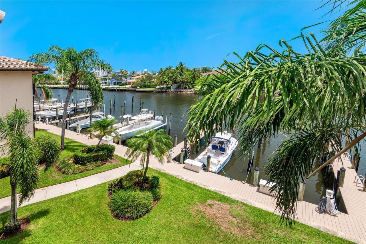 240 Captains Walk, Unit 5110, Delray Beach, FL 33483 Photo