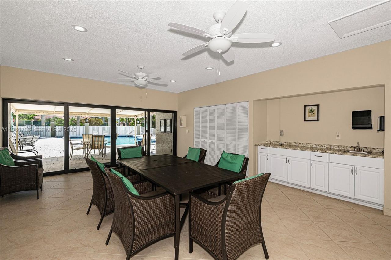 240 Captains Walk, Unit 5110, Delray Beach, FL 33483 Photo