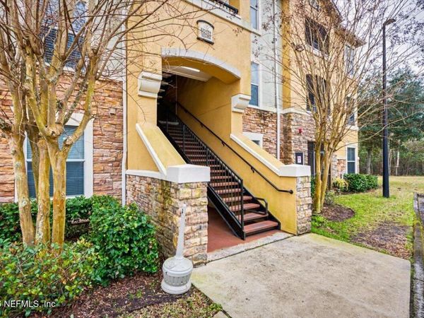 8539 GATE Parkway W, Unit 121, Jacksonville, FL 32216