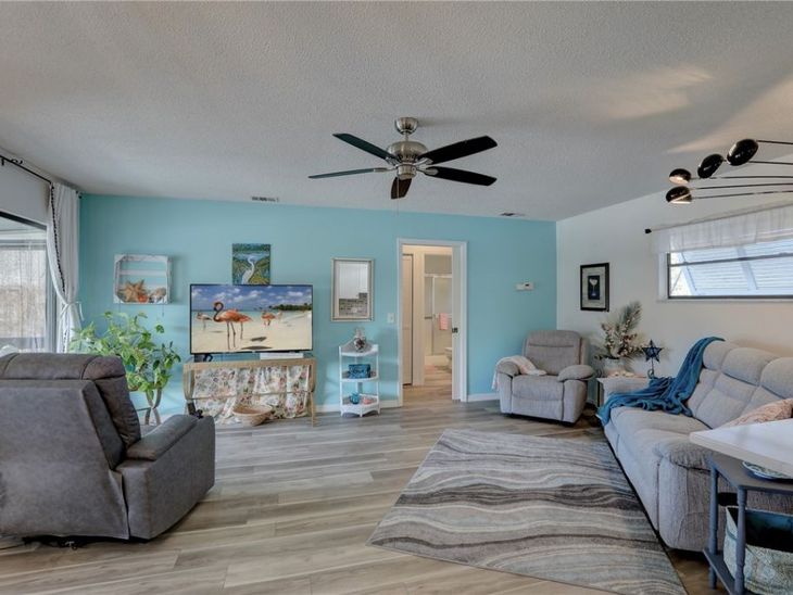 1116 Breezy Way, Unit 1H, Sebastian, FL 32958