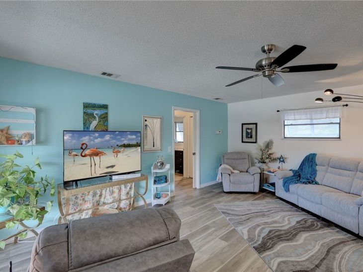 1116 Breezy Way, Unit 1H, Sebastian, FL 32958
