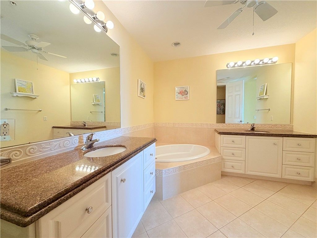 29 Harbour Isle Drive, Unit PH-01, Hutchinson Island, FL 34949 Photo
