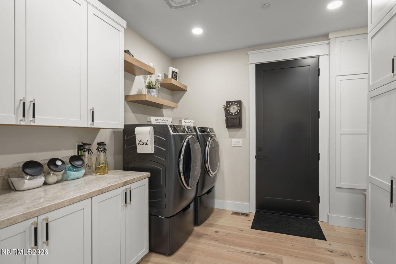 7201 Silver King Drive, Sparks, NV 89436 Photo