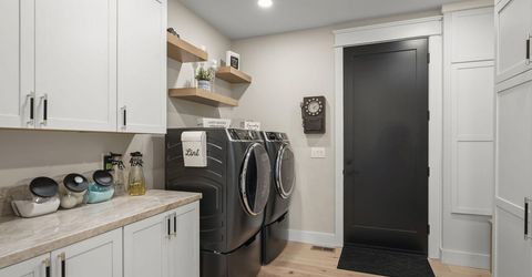 7201 Silver King Drive, Sparks, NV 89436 Photo