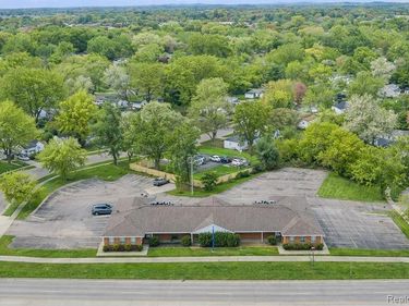 989 University Drive, Pontiac, MI 48342