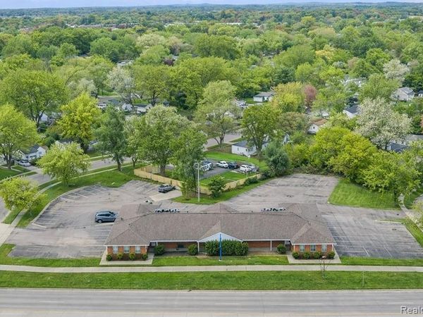 989 University Drive, Pontiac, MI 48342