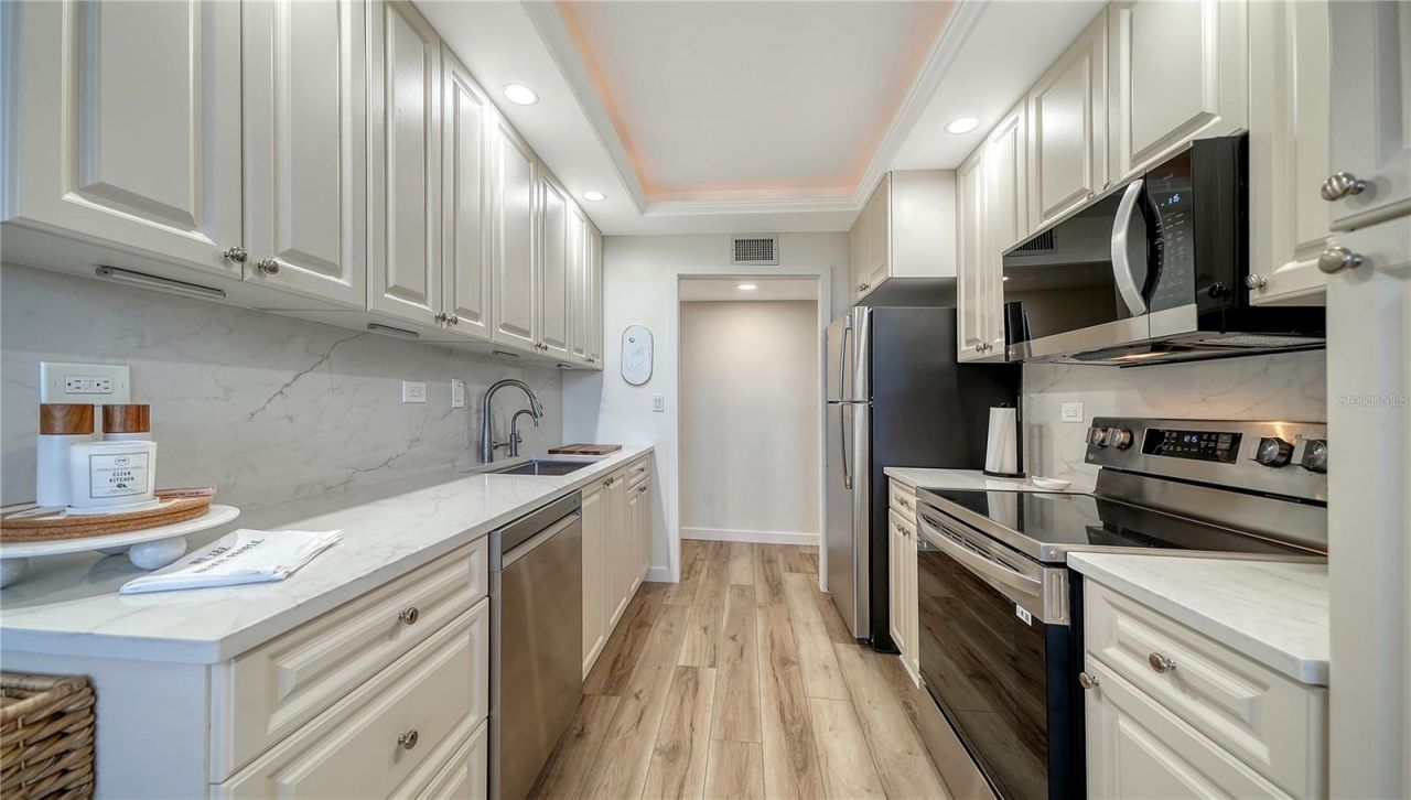 1000 Longboat Club Road, Unit 403, Longboat Key, FL 34228 Photo